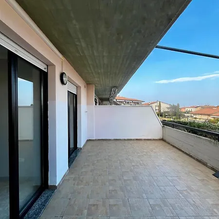 Kristall Pool View By Almanova Residenze Apartment Desenzano del Garda