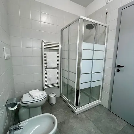 Kristall Pool View By Almanova Residenze Desenzano del Garda